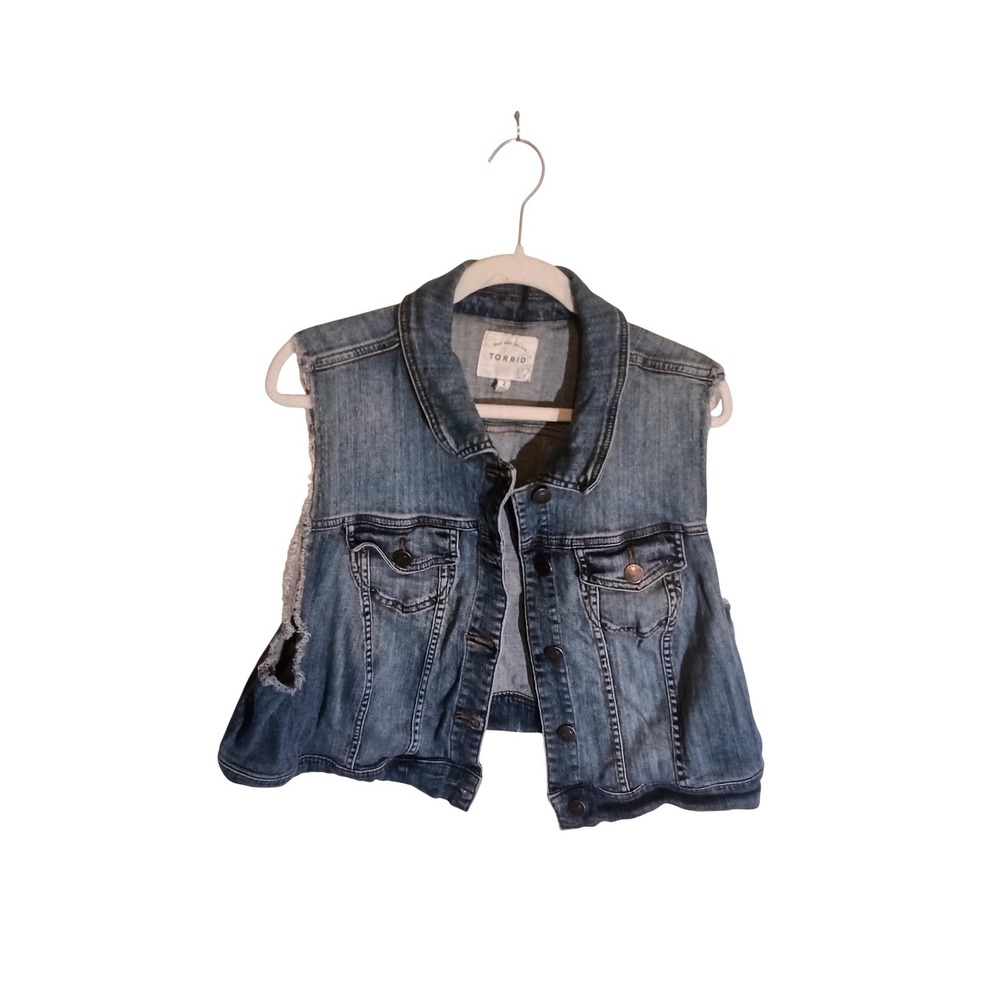 Torrid Womens Plus Size 2 Medium Wash Cropped Distressed Denim Vest Button Up